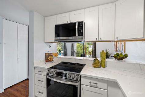 3950 Lake Washington Boulevard Se Bellevue WA 98006