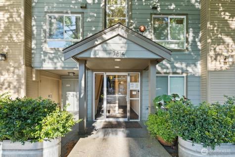 7814 Greenwood Avenue N Seattle WA 98103