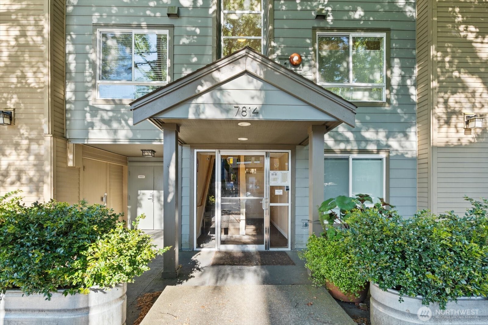 7814 Greenwood Avenue N Seattle WA 98103
