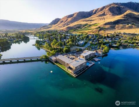 322 W Woodin Avenue Chelan WA 98816