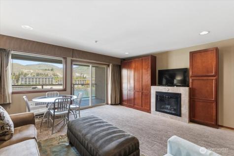 322 W Woodin Avenue Chelan WA 98816