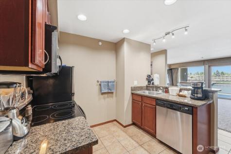 322 W Woodin Avenue Chelan WA 98816