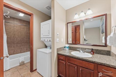 322 W Woodin Avenue Chelan WA 98816