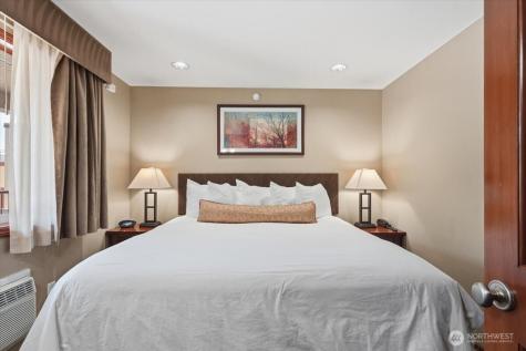 322 W Woodin Avenue Chelan WA 98816