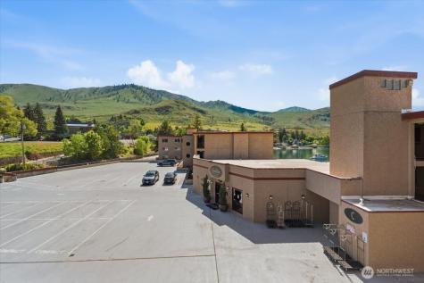 322 W Woodin Avenue Chelan WA 98816