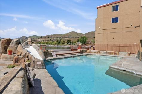 322 W Woodin Avenue Chelan WA 98816