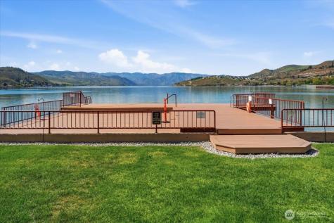 322 W Woodin Avenue Chelan WA 98816