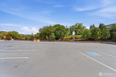 322 W Woodin Avenue Chelan WA 98816