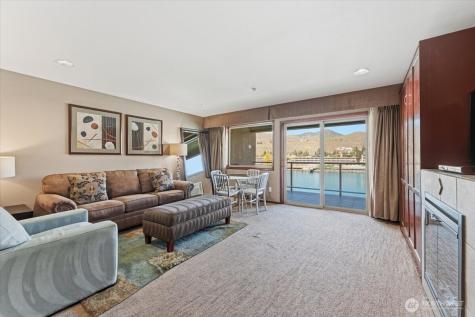 322 W Woodin Avenue Chelan WA 98816