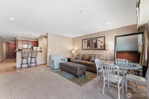 322 W Woodin Avenue Chelan WA 98816