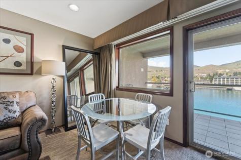 322 W Woodin Avenue Chelan WA 98816