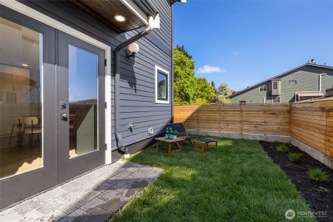 909 32nd Avenue S Seattle WA 98144