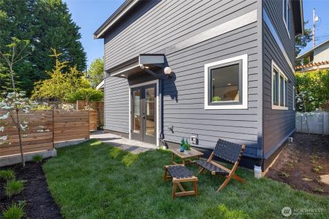 909 32nd Avenue S Seattle WA 98144