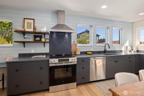 909 32nd Avenue S Seattle WA 98144