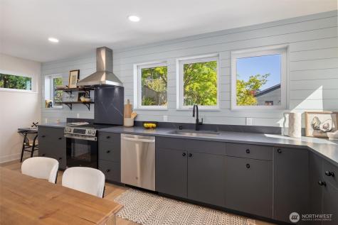 909 32nd Avenue S Seattle WA 98144