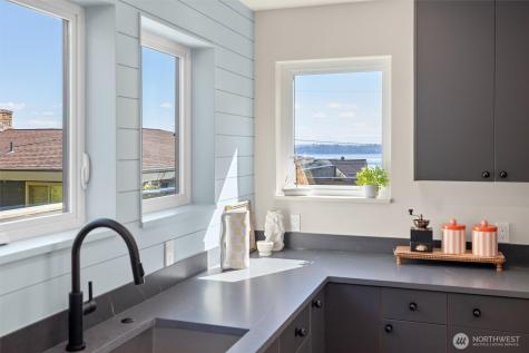909 32nd Avenue S Seattle WA 98144