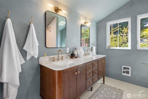 909 32nd Avenue S Seattle WA 98144