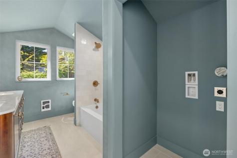 909 32nd Avenue S Seattle WA 98144
