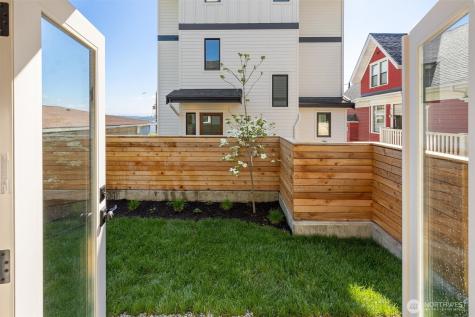909 32nd Avenue S Seattle WA 98144