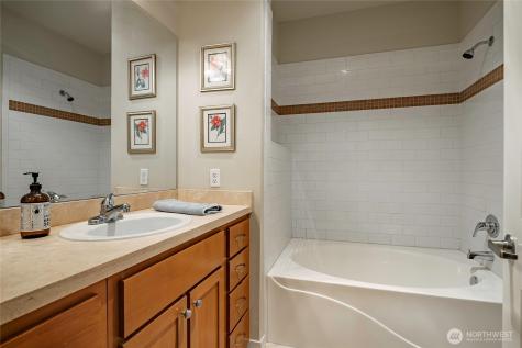4313 Issaquah-pine Lake Road SE Sammamish WA 98075