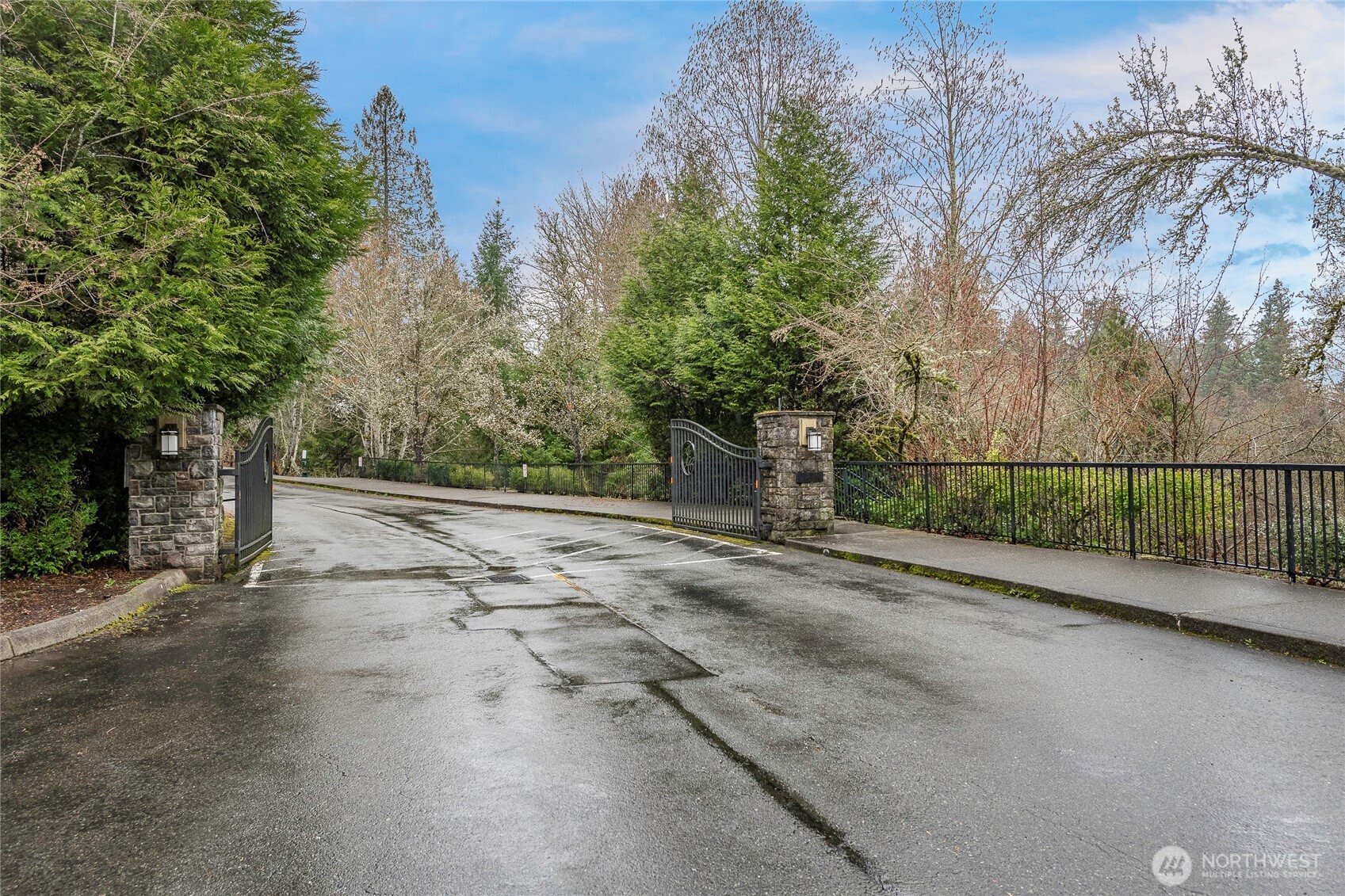 4313 Issaquah-pine Lake Road SE Sammamish WA 98075