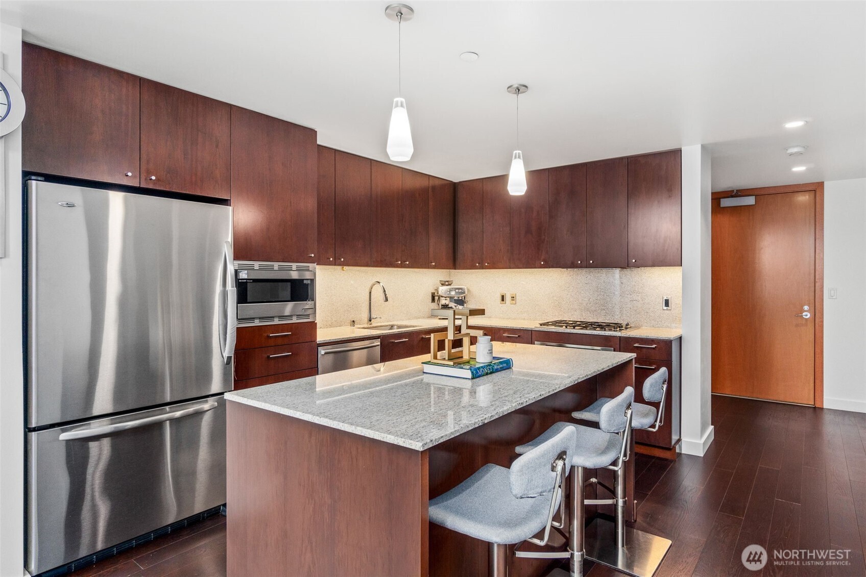 909 5th Avenue Seattle WA 98104