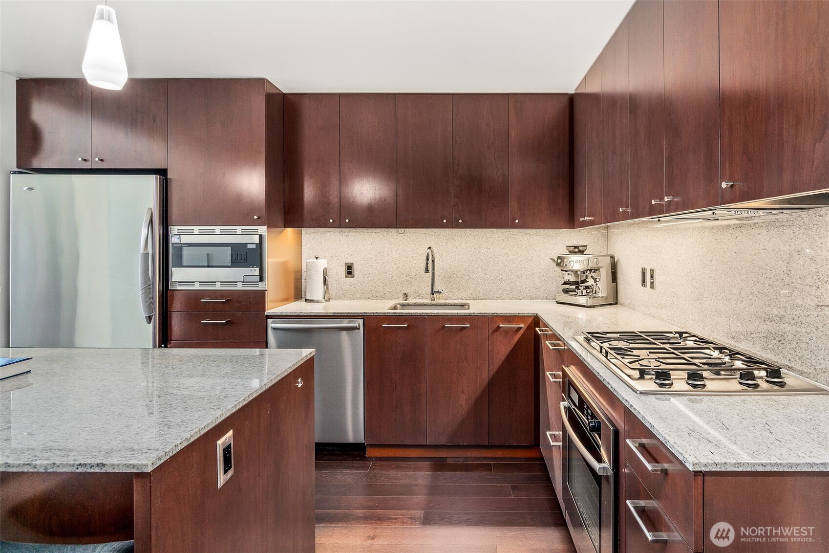 909 5th Avenue Seattle WA 98104