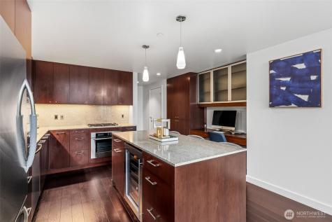 909 5th Avenue Seattle WA 98104