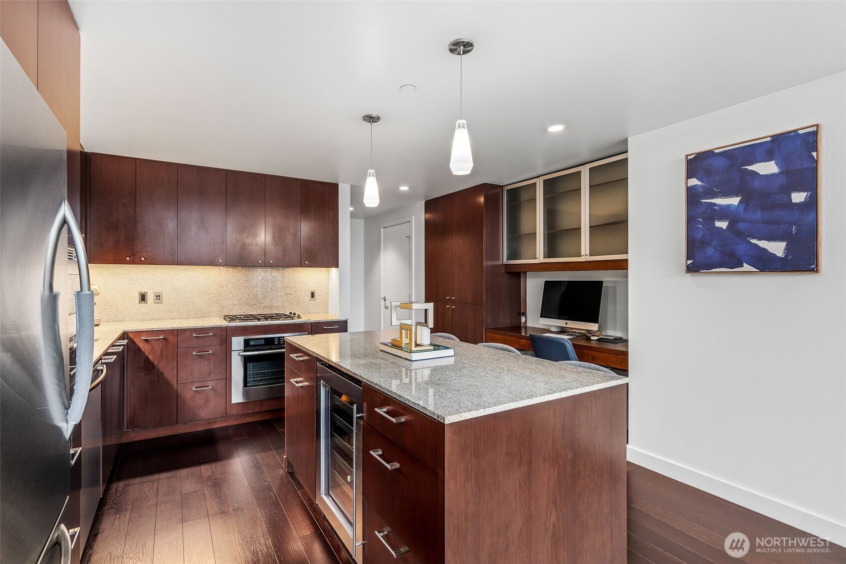 909 5th Avenue Seattle WA 98104
