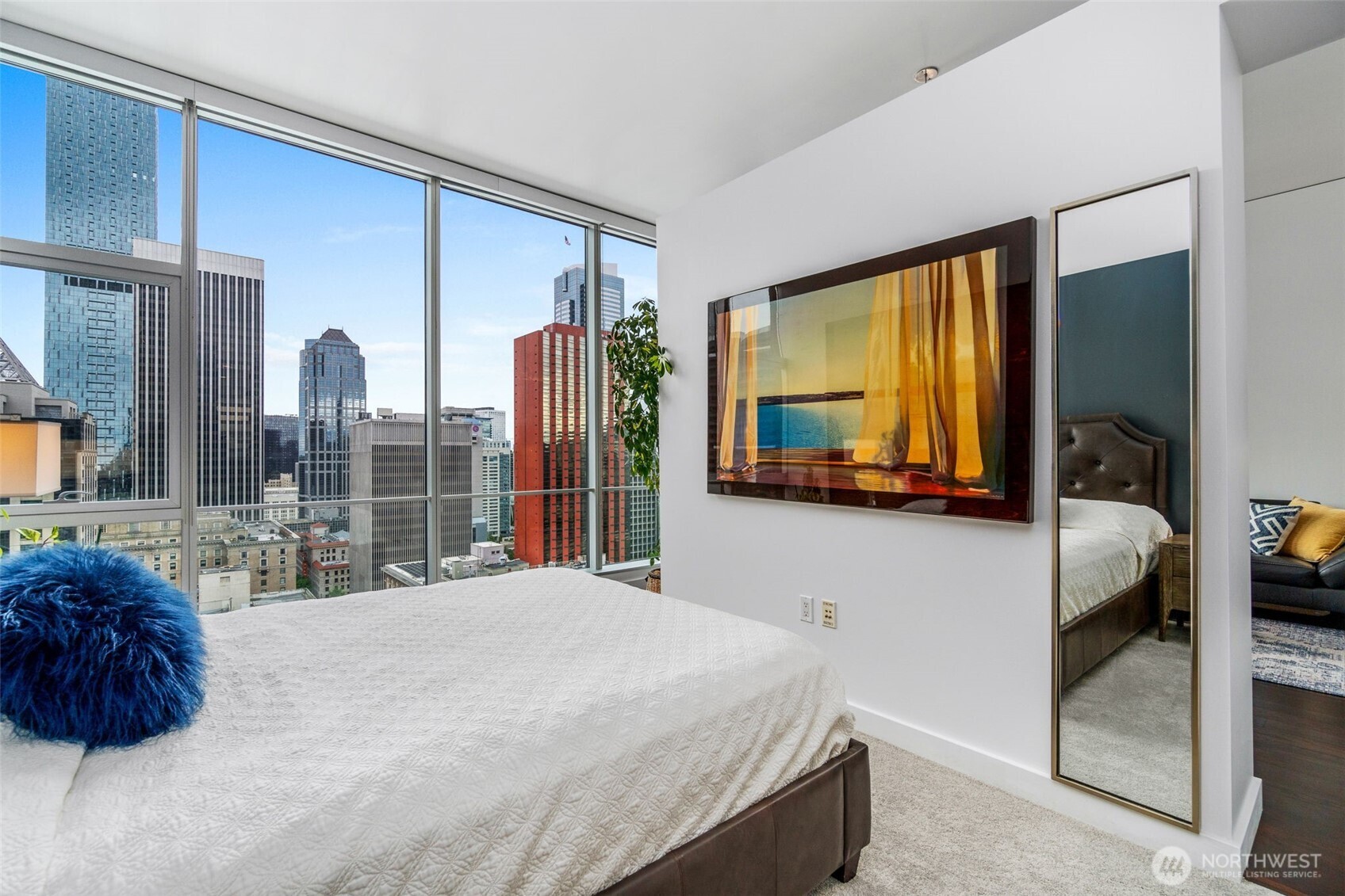 909 5th Avenue Seattle WA 98104