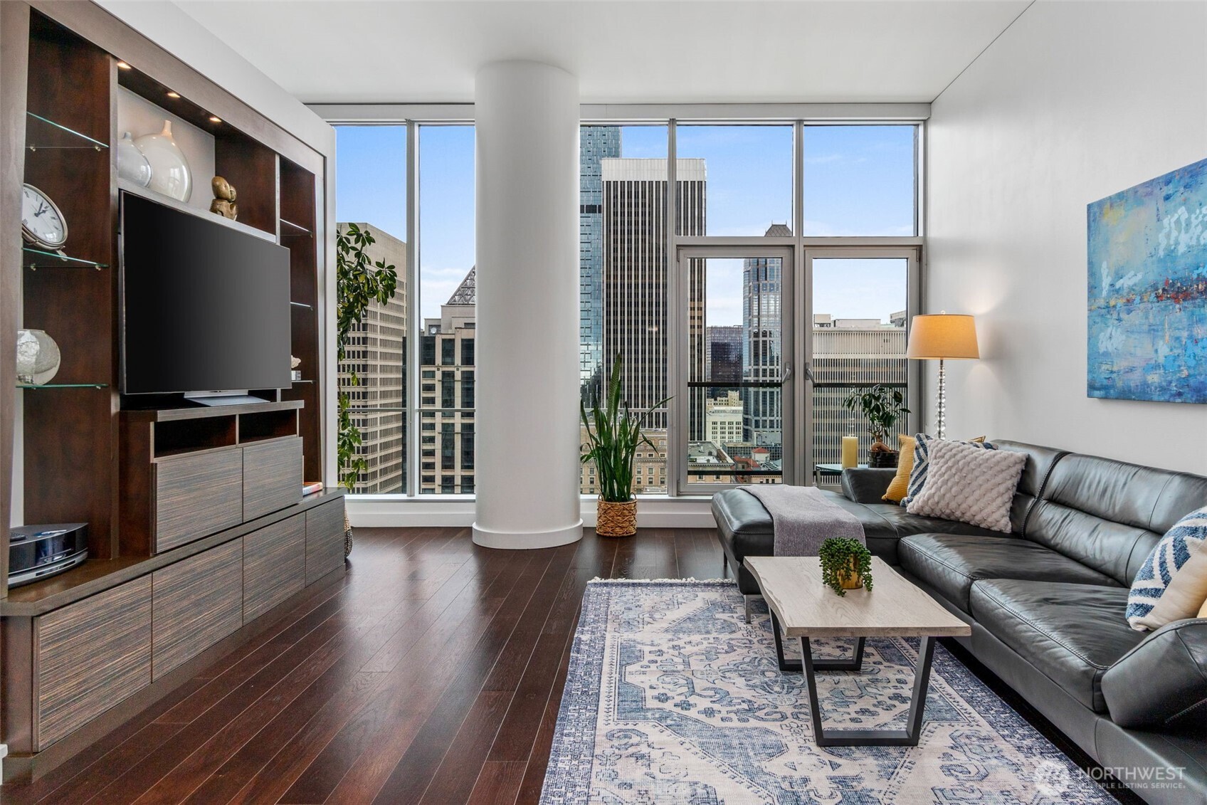 909 5th Avenue Seattle WA 98104
