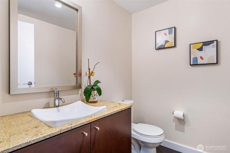 909 5th Avenue Seattle WA 98104