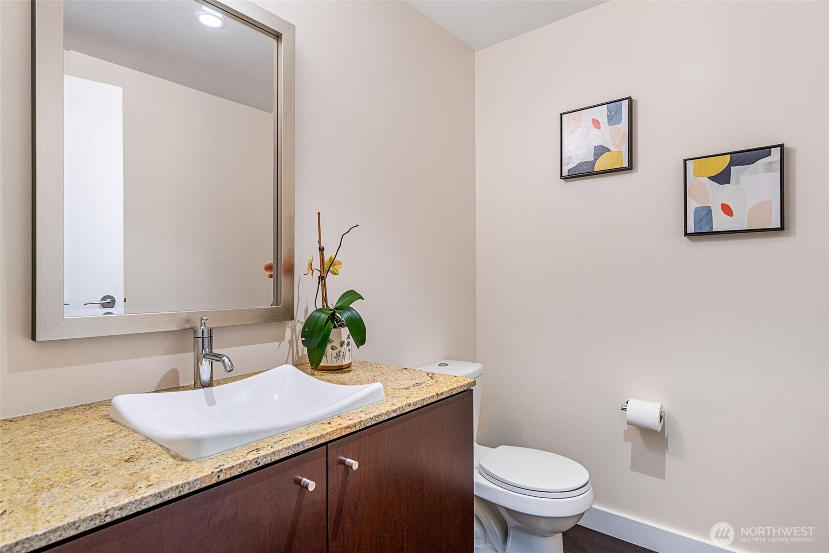 909 5th Avenue Seattle WA 98104