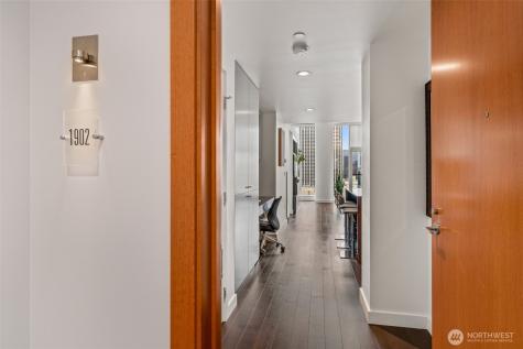 909 5th Avenue Seattle WA 98104