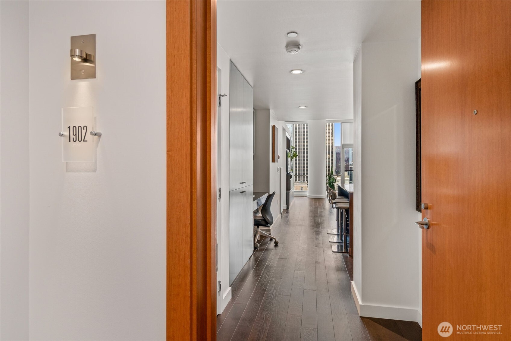 909 5th Avenue Seattle WA 98104