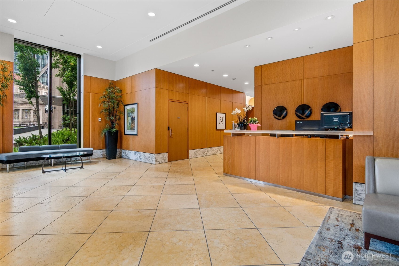909 5th Avenue Seattle WA 98104