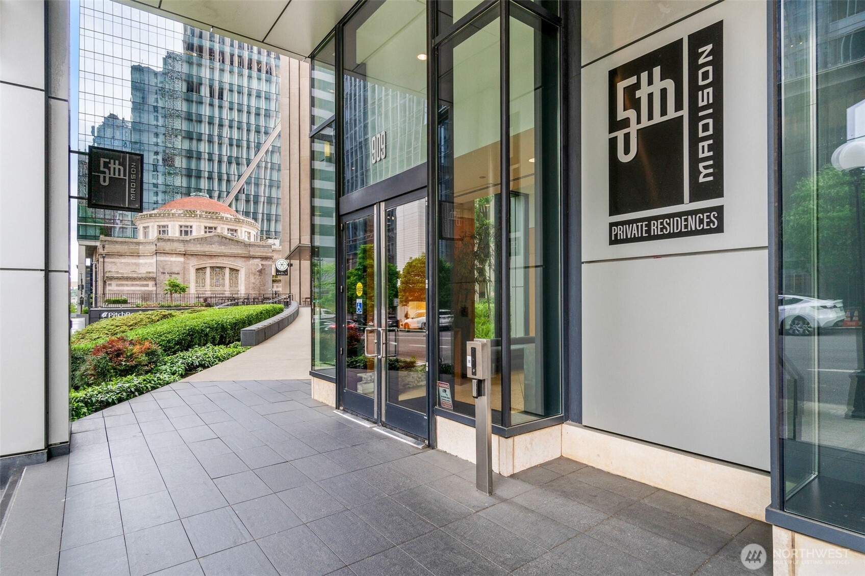 909 5th Avenue Seattle WA 98104