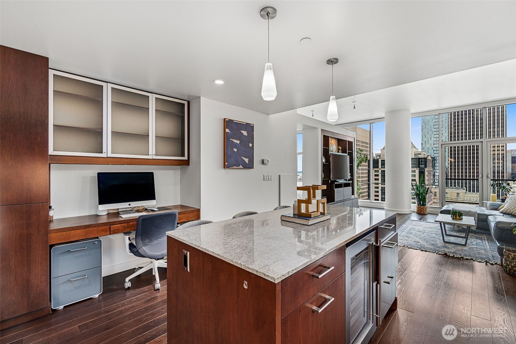 909 5th Avenue Seattle WA 98104