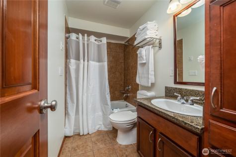 322 W Woodin Avenue Chelan WA 98816