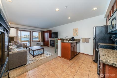 322 W Woodin Avenue Chelan WA 98816