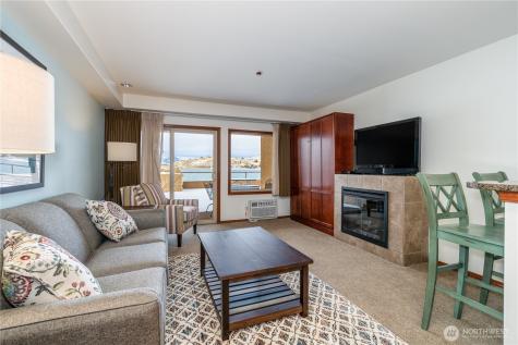322 W Woodin Avenue Chelan WA 98816