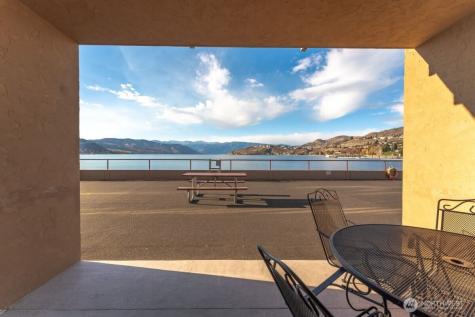 322 W Woodin Avenue Chelan WA 98816