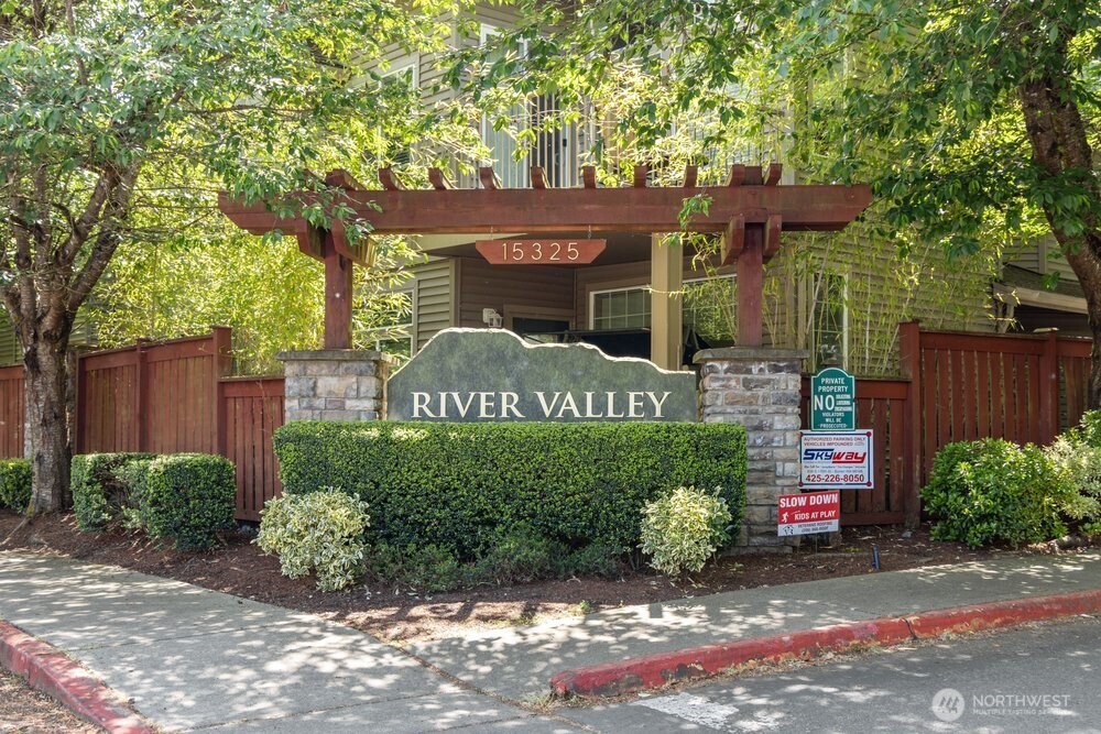 15325 SE 155th Place Renton WA 98058