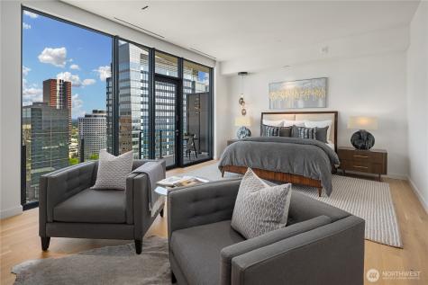 838 Avenue Square NE Bellevue WA 98004