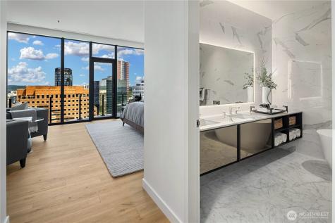 838 Avenue Square NE Bellevue WA 98004