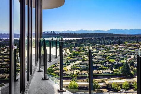 838 Avenue Square NE Bellevue WA 98004