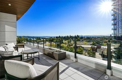 838 Avenue Square NE Bellevue WA 98004