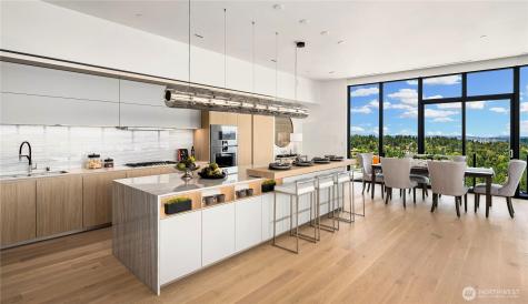 838 Avenue Square NE Bellevue WA 98004