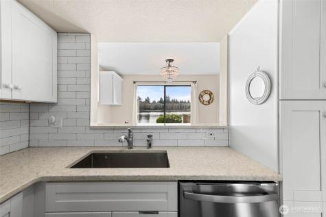 1002 S 312th Federal Way WA 98003