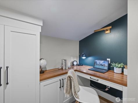 17412 NE 40th Place Redmond WA 98052